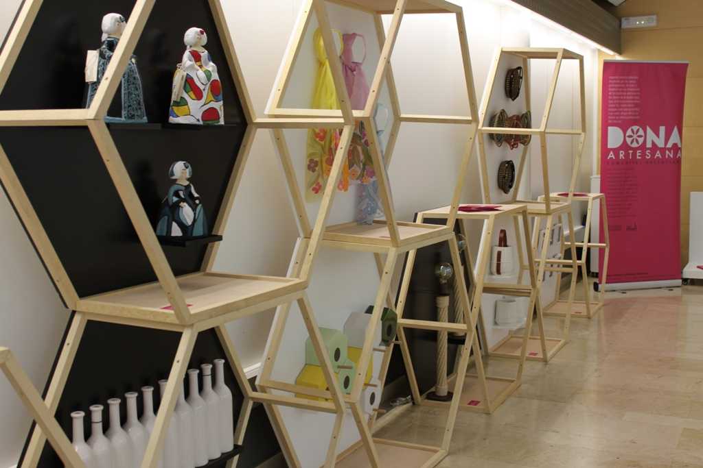 Exposición Dona Artesana